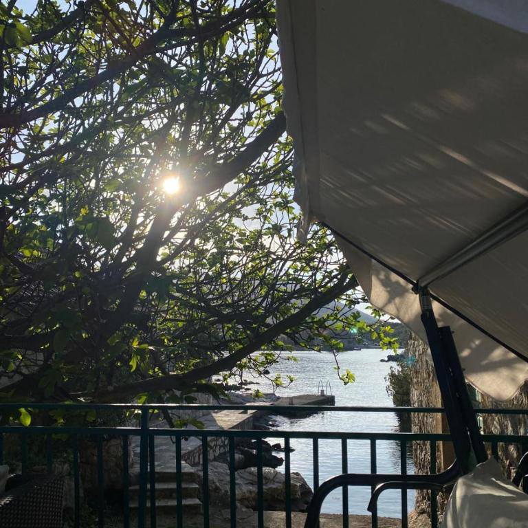 Bay House Kakrc - Two-Bedroom House - 1