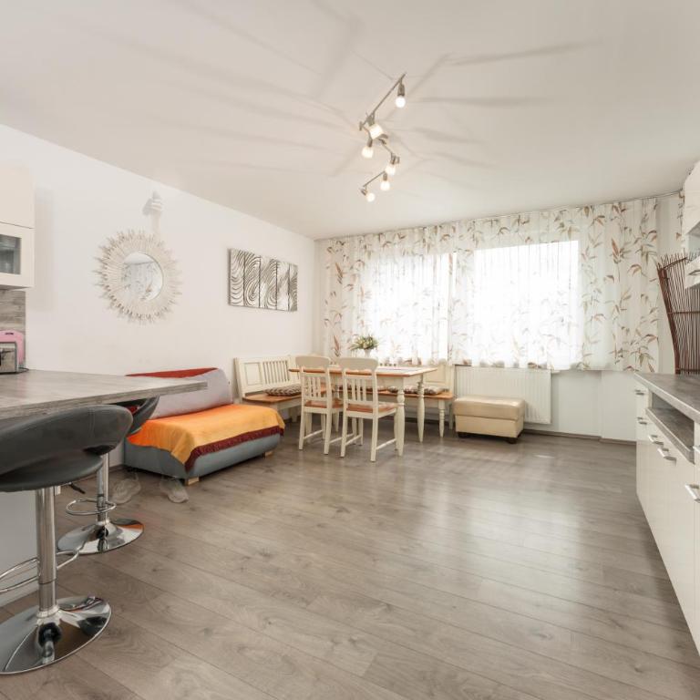 Easyapartments Leo - Apartment mit Balkon - 4