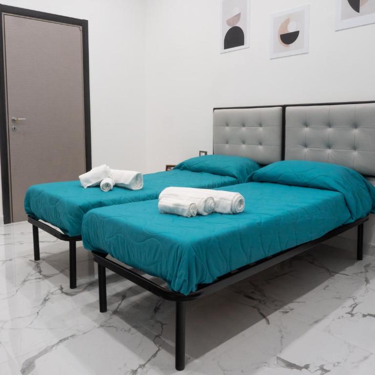 Laura Suite - Standard Double or Twin Room - 15