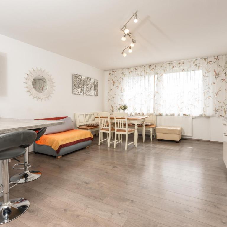 Easyapartments Leo - Apartment mit Balkon - 15