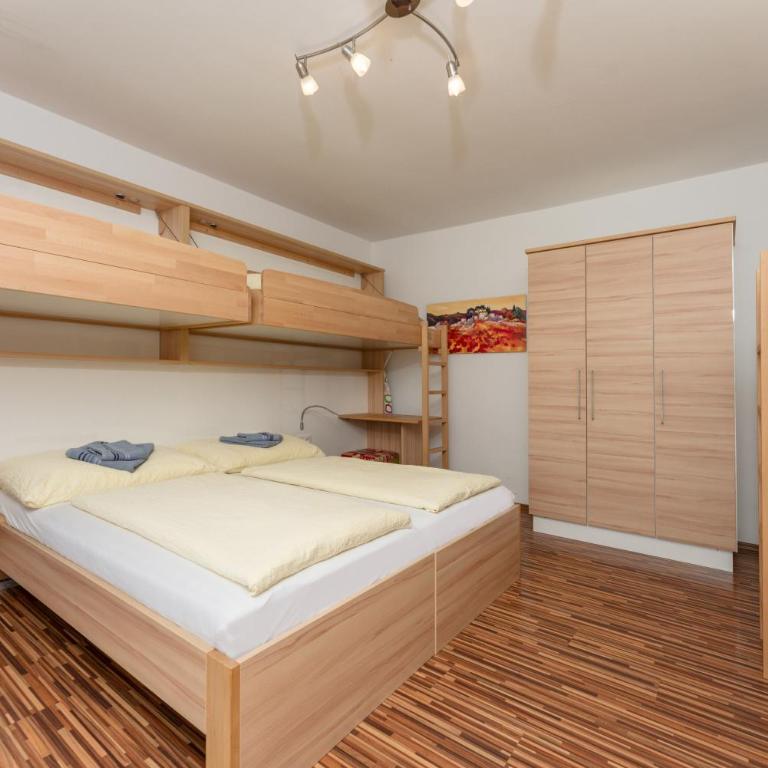 Easyapartments Leo - Apartment mit Balkon - 14