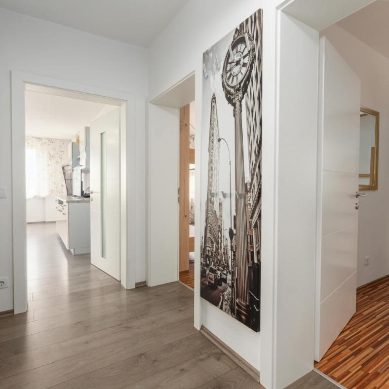Easyapartments Leo - Apartment mit Balkon - 19
