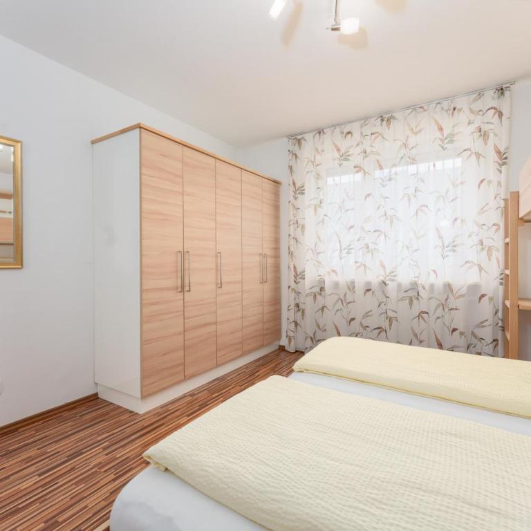 Easyapartments Leo - Apartment mit Balkon - 12