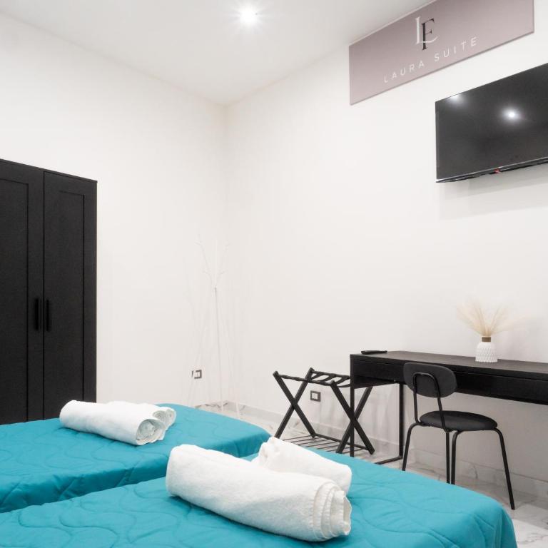 Laura Suite - Standard Double or Twin Room - 13
