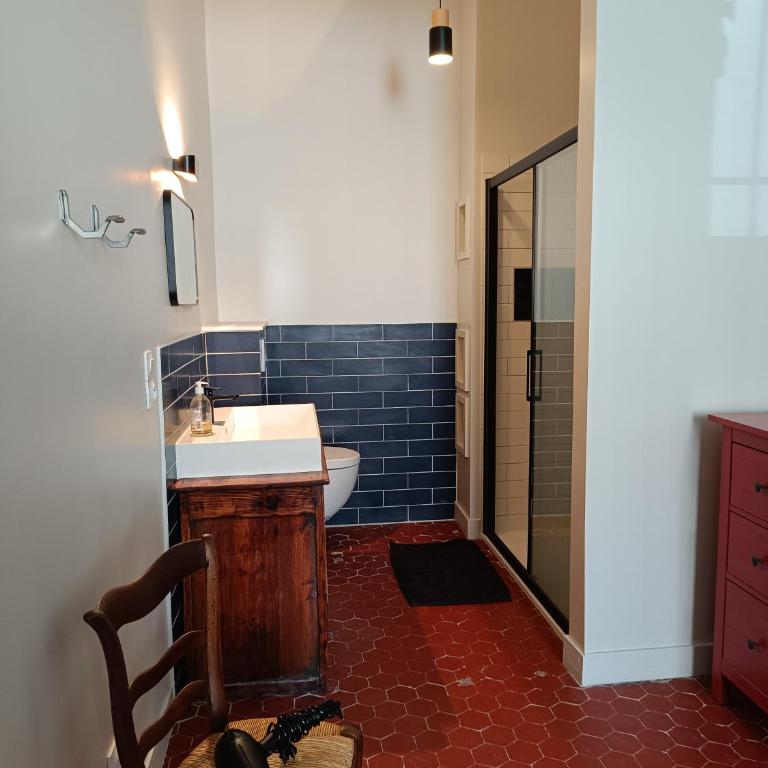 Chambre d'hôtes 2 pers - Maison partagée avec jardin et terrasse près de la Friche de la Belle de mai - Chambre Double Deluxe avec Douche - 3