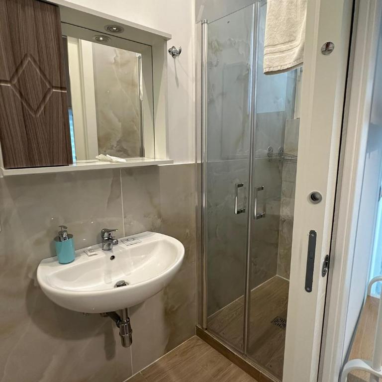 B&B Zelia Napoli - Camera Singola con Bagno Privato - 3