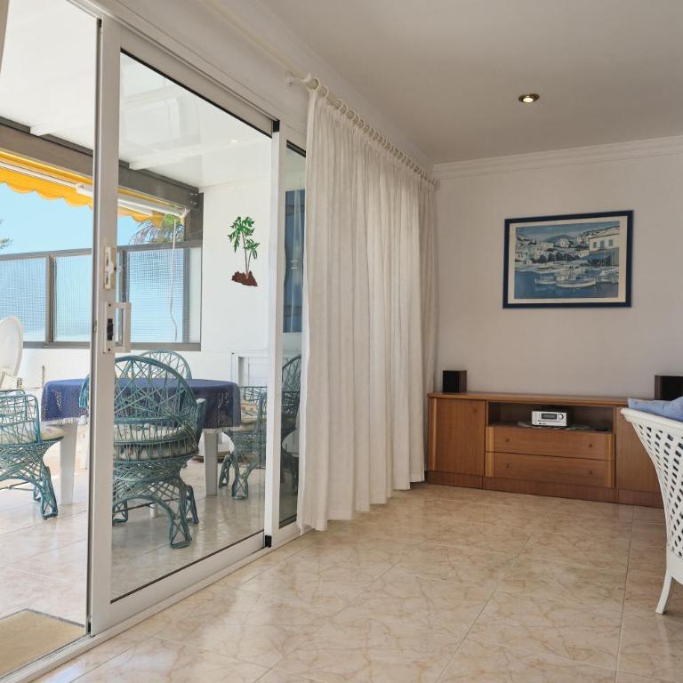 Lovely Apartment in San Agustín: Steps Away from Playa Del Inglés and Maspalomas! - One-Bedroom Apartment - 25