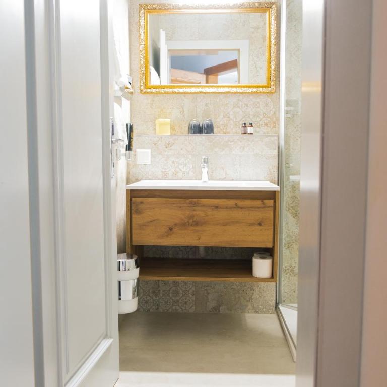 Boutiquehotel Hubertushof - Doppelzimmer mit Balkon - 7