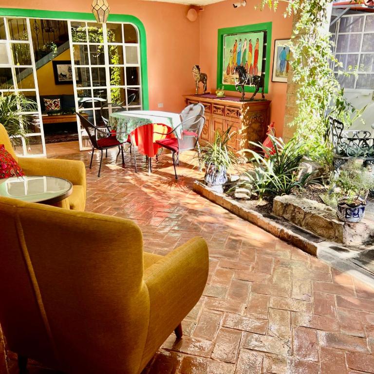 Boutique Hotel Casa Camellia - Deluxe Queen Room - 10