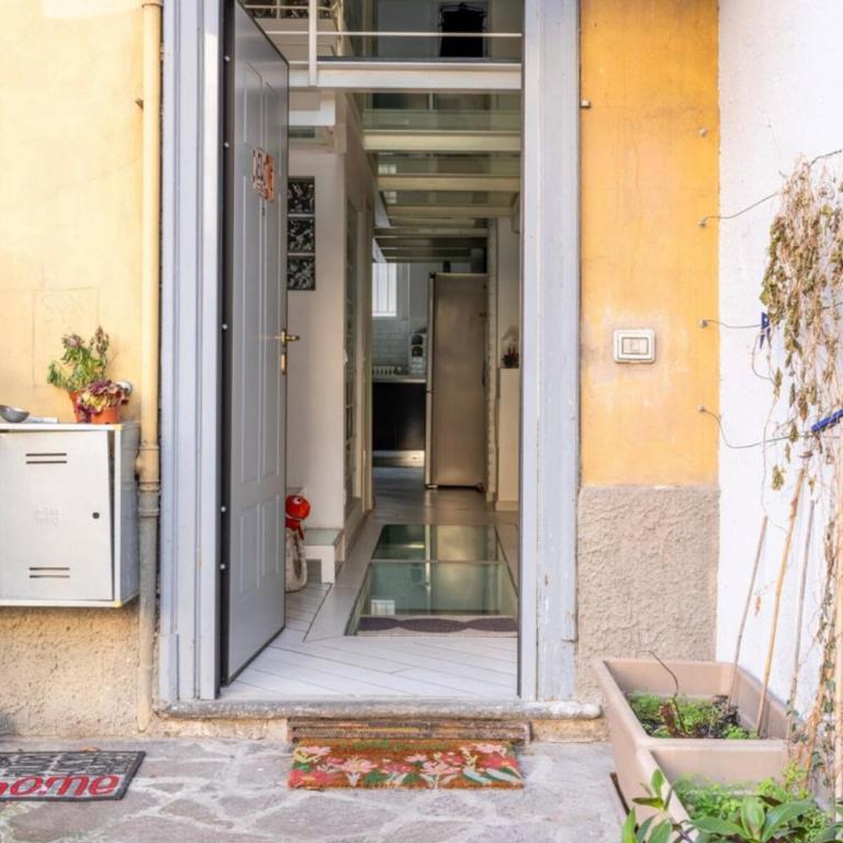 Glass Loft - One-Bedroom House - 10