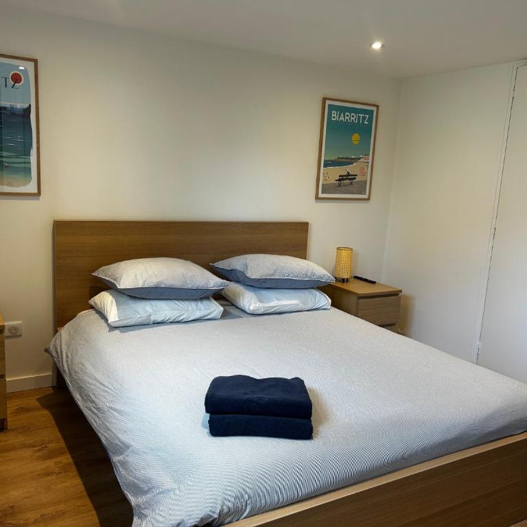 Logement avec piscine privée chauffée - Maison 2 Chambres - 13