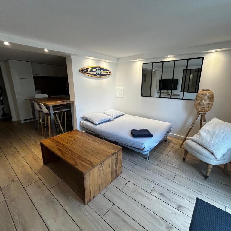 Logement avec piscine privée chauffée - Maison 2 Chambres - 15