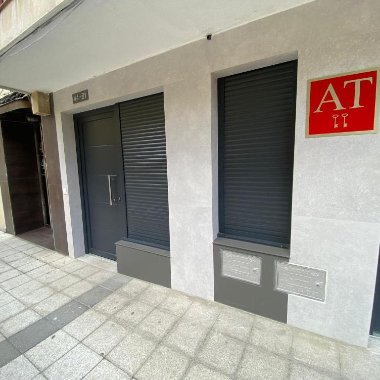 E&R-2 Plaza España - One-Bedroom Apartment - 32