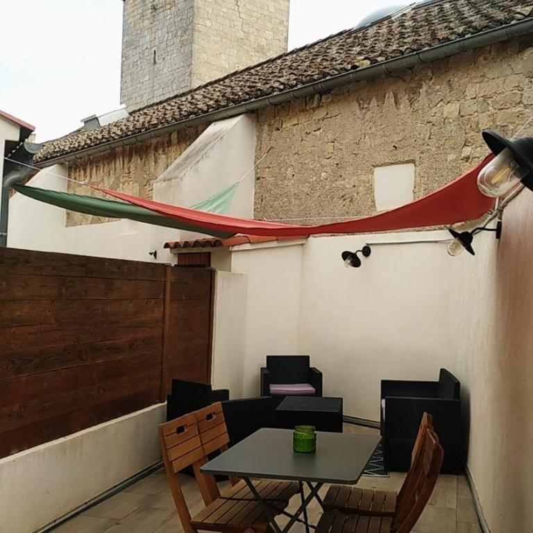Le triplex Saint Aphrodise, terrasse au calme et parking gratuit - Apartment mit 2 Schlafzimmern - 4