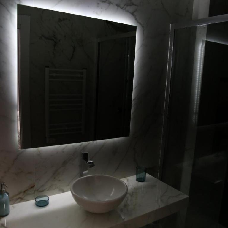 E&R-2 Plaza España - One-Bedroom Apartment - 15