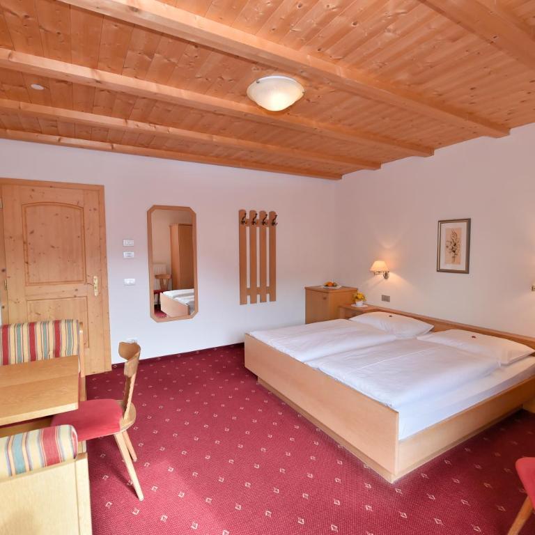 Garni Sonneck - Doppelzimmer mit Balkon - 4
