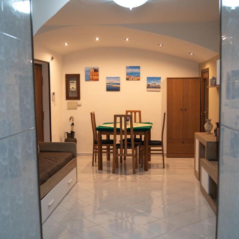 AUTENTICA NAPOLI HOME - Appartamento con 2 Camere da Letto - 30