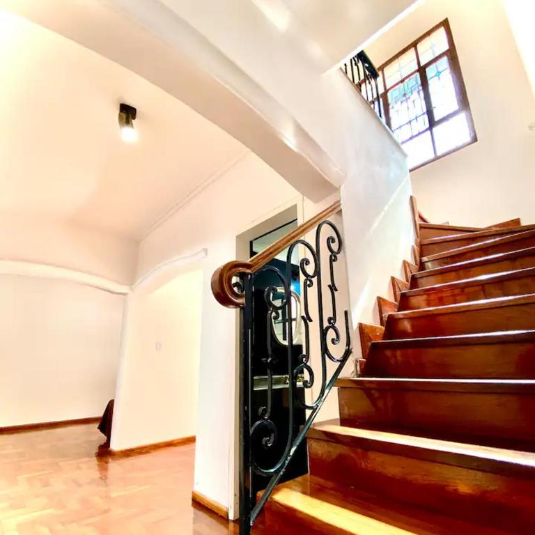 Lujosa Casa en Mendoza - Casa Unifamiliar de 3 dormitorios - 3