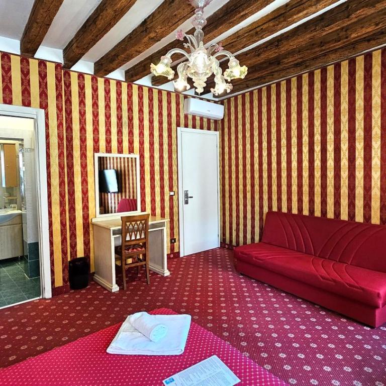 Hotel Messner - Camera Familiare con Vista Canale - 4