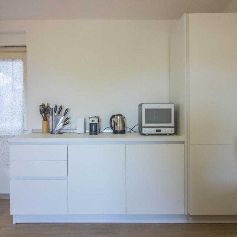 GuestHost - Lovely Sea View Apartment with Parking and Pool! - Appartamento con 2 Camere da Letto - 6