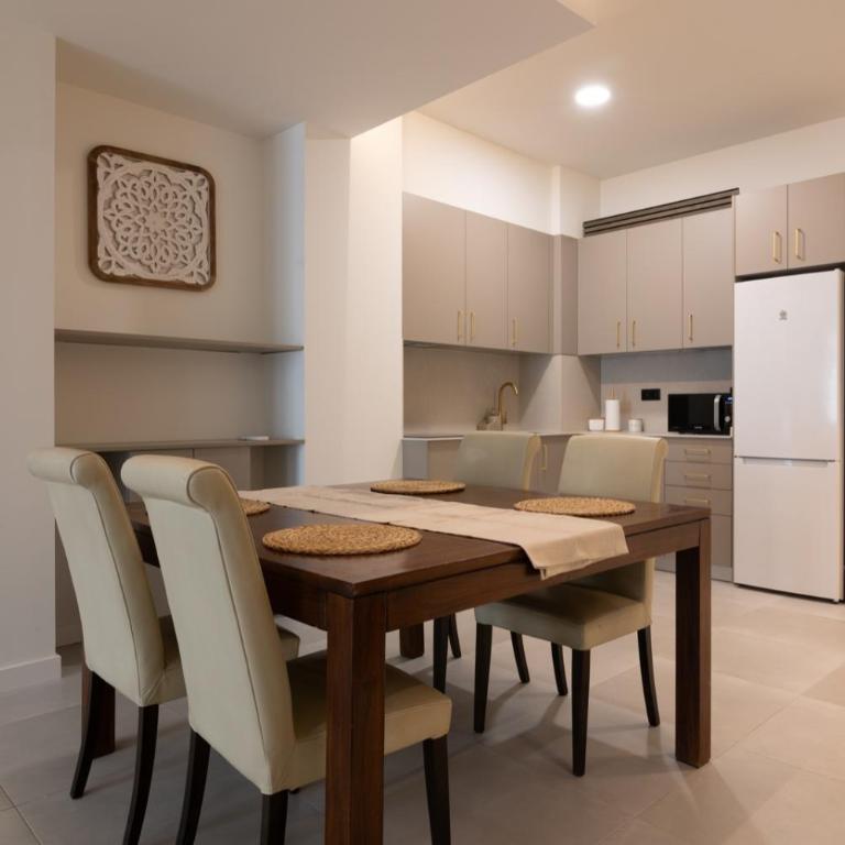 Luxury Apartment City Center - Three-Bedroom Apartment - 6