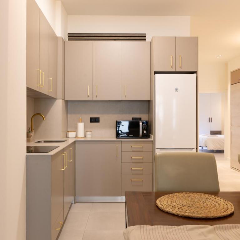 Luxury Apartment City Center - Three-Bedroom Apartment - 17