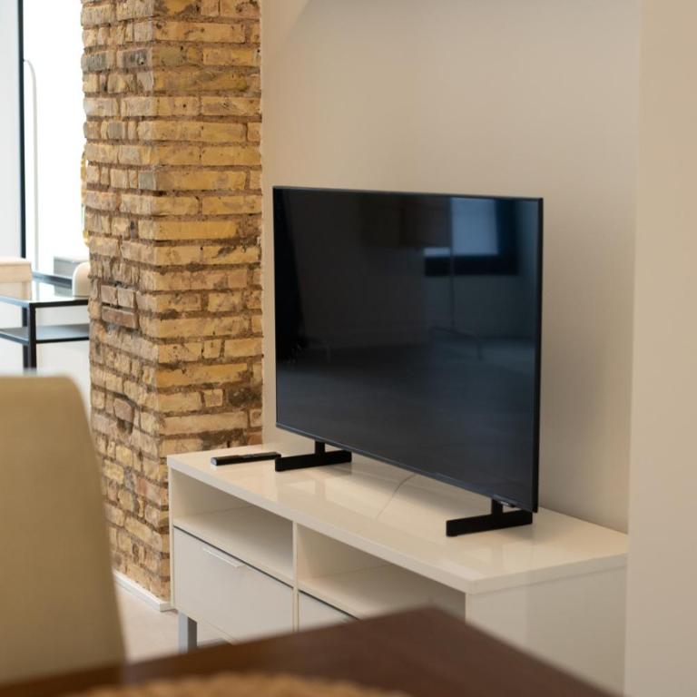 Luxury Apartment City Center - Three-Bedroom Apartment - 8