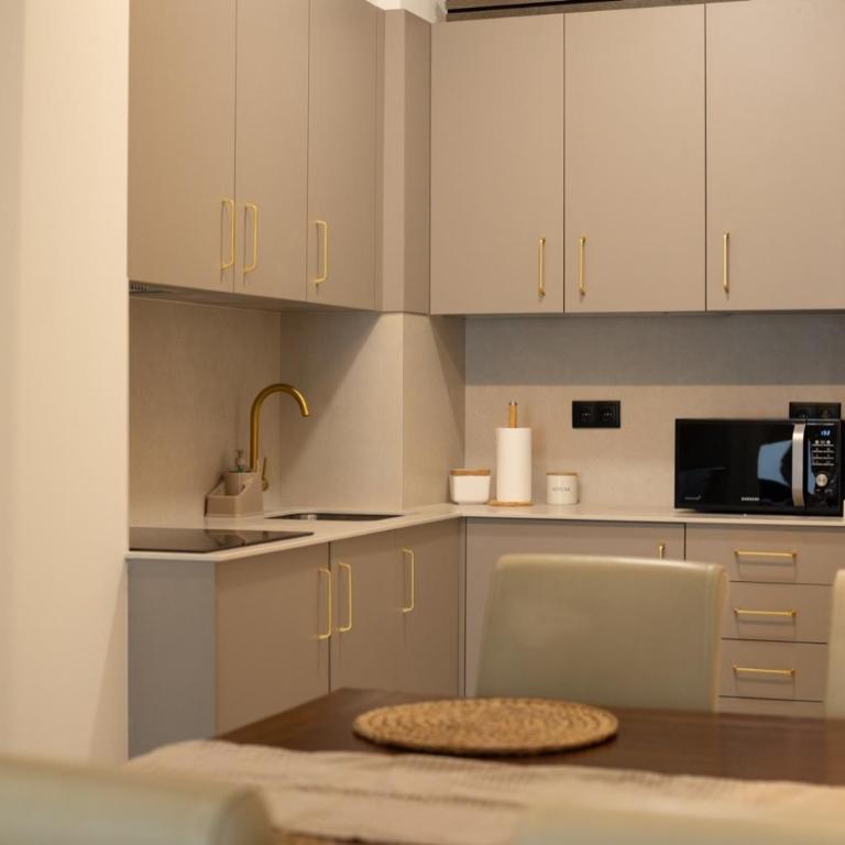 Luxury Apartment City Center - Three-Bedroom Apartment - 23