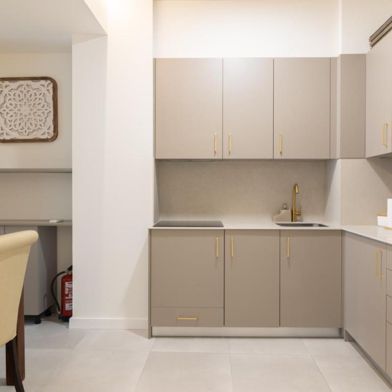 Luxury Apartment City Center - Three-Bedroom Apartment - 16