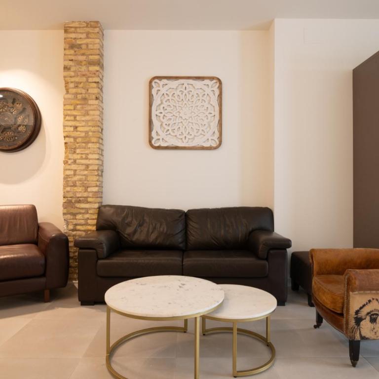 Luxury Apartment City Center - Three-Bedroom Apartment - 4