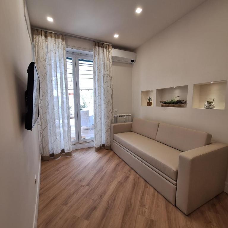 Peaceful 2 Bedrooms with patio, near Metro A - Two-Bedroom Apartment - 19