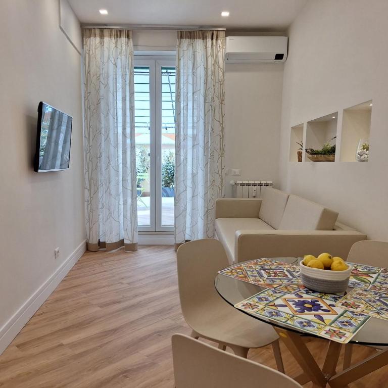 Peaceful 2 Bedrooms with patio, near Metro A - Two-Bedroom Apartment - 8
