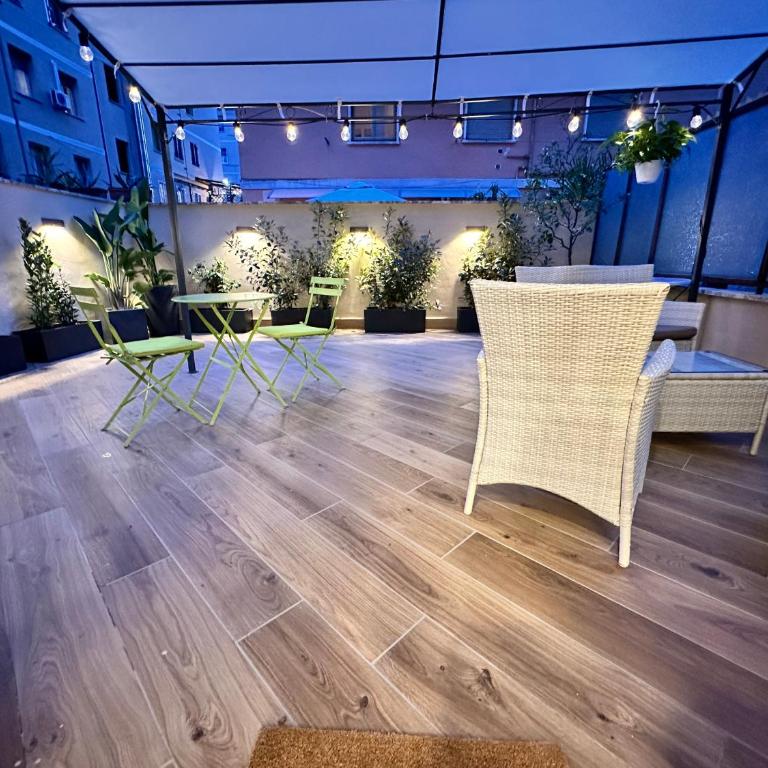 Peaceful 2 Bedrooms with patio, near Metro A - Two-Bedroom Apartment - 27