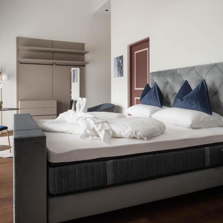Ansitz Battisti Suites - Suite with Lake View - 8