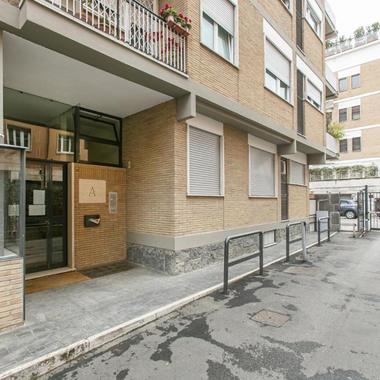 La Terrazza di Vigna Clara - Appartamento con 2 Camere da Letto - 40