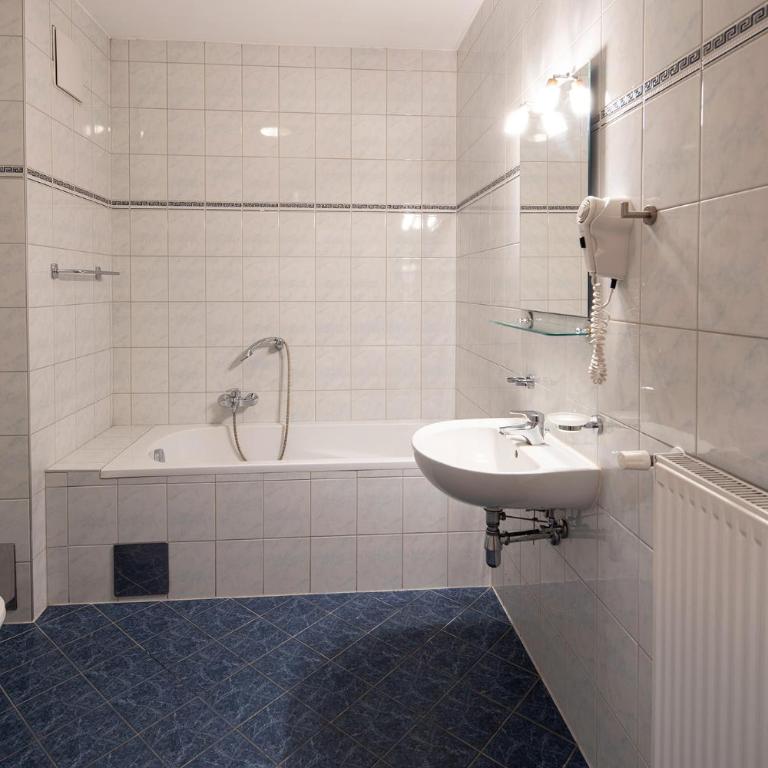 Workers Castle Apartments für die besten Monteure - Deluxe Doppelzimmer mit Bad - 12