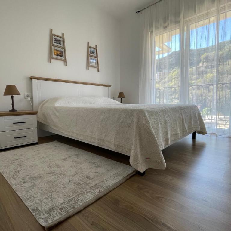 Listik Apartments - One-Bedroom Apartment - 1