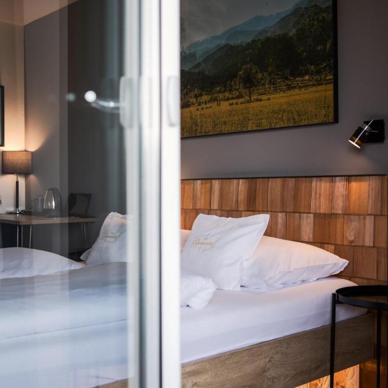 Villa Sonnenhof Boutique-Hotel - Doppelzimmer mit Balkon und Panoramablick - 9