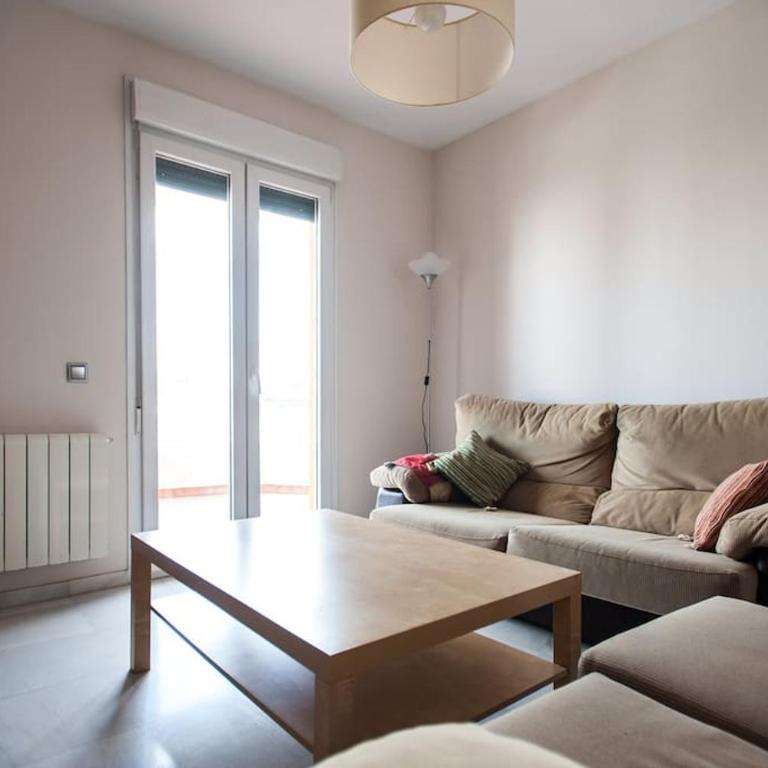Amplio Piso en Nervión, Excelente zona de la ciudad. - Apartamento de 3 dormitorios - 7