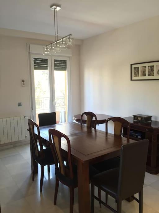 Amplio Piso en Nervión, Excelente zona de la ciudad. - Apartamento de 3 dormitorios - 22