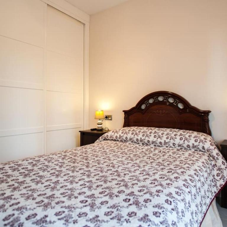 Amplio Piso en Nervión, Excelente zona de la ciudad. - Apartamento de 3 dormitorios - 24