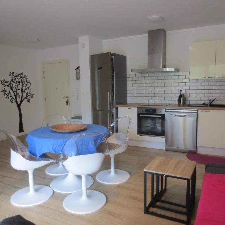 Rez de Jardin T3 recent et calme au Nouvelles Terres à La Londe les Maures - Appartement 2 Chambres - 14