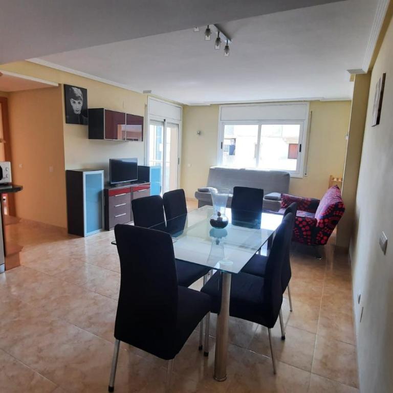Fabuloso apartamento familiar con piscina en Salou - Two-Bedroom Apartment - 65