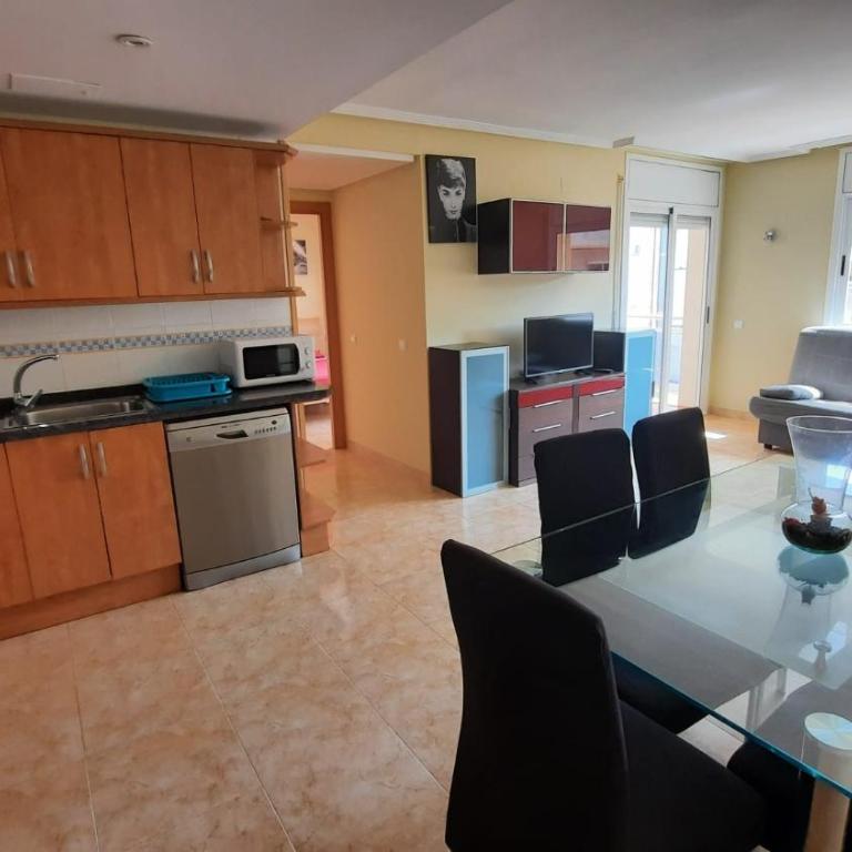 Fabuloso apartamento familiar con piscina en Salou - Two-Bedroom Apartment - 66