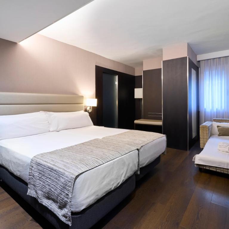 Catalonia Rigoletto - Triple Room - 4