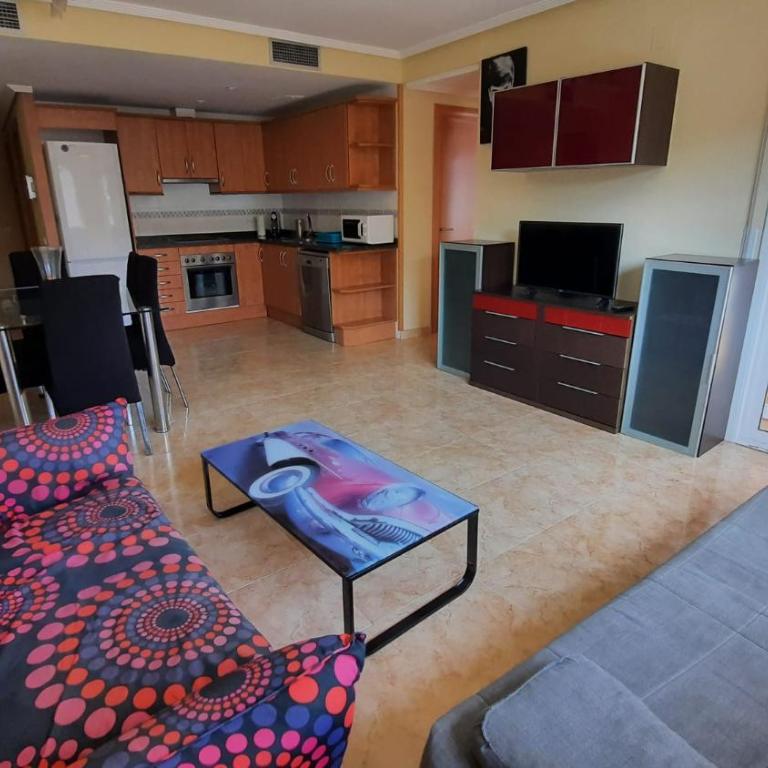 Fabuloso apartamento familiar con piscina en Salou - Two-Bedroom Apartment - 68