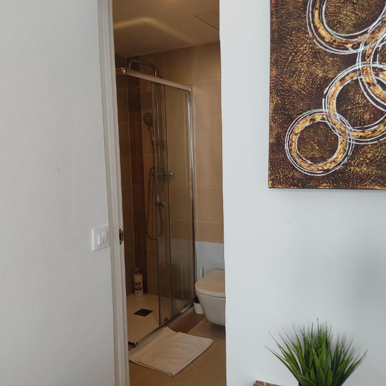 Grand Via House - Double Room with Private Bathroom - 8