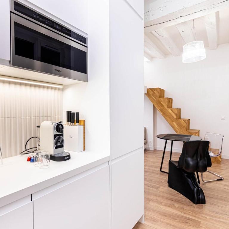 GuestReady: Designer Studio in the heart of Marais - Studio - 9