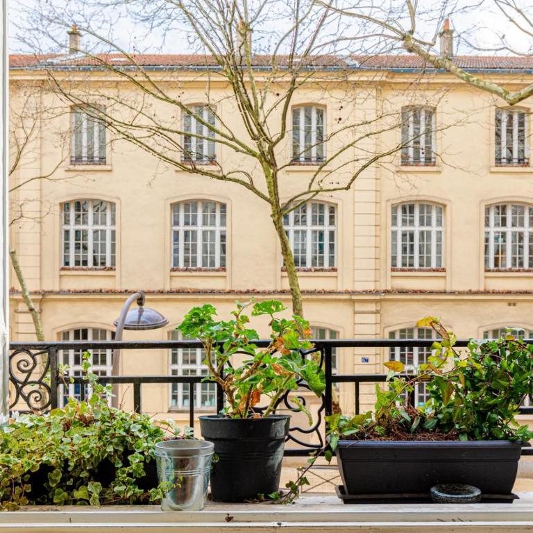 GuestReady - Appartement Chic et Élégant - Apartment - 14