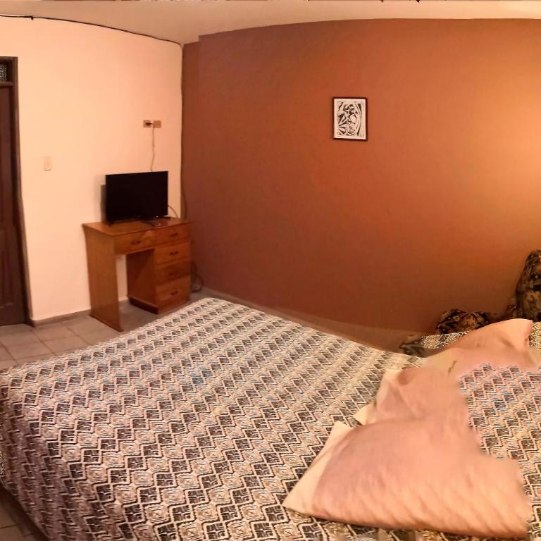 La Casa Discreta Cochabamba - Habitación Doble con baño privado - 2